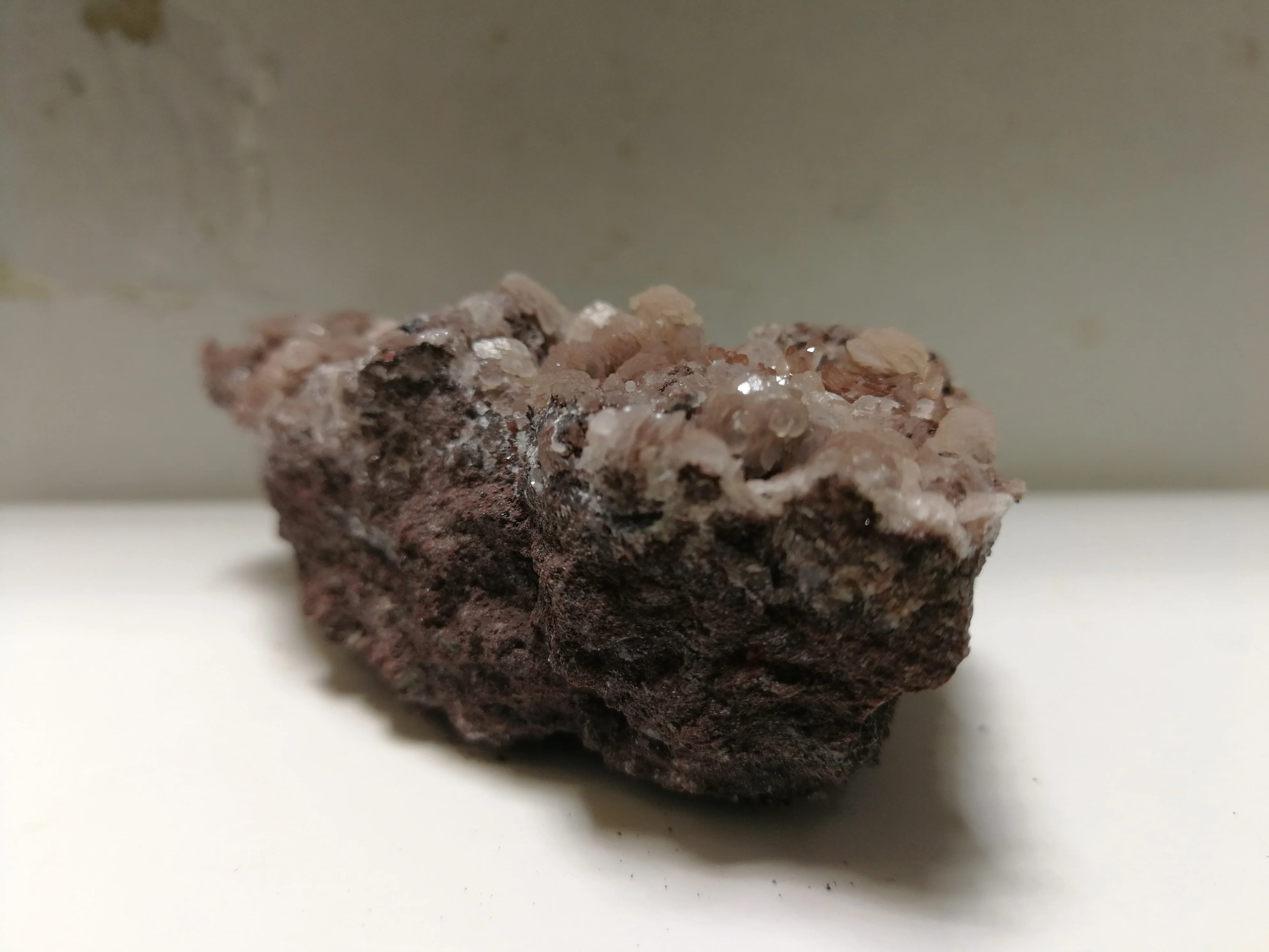 144.9 gNatural pyrite kristalų kalcitas mineralinių pavyzdys Nuotrauka 2