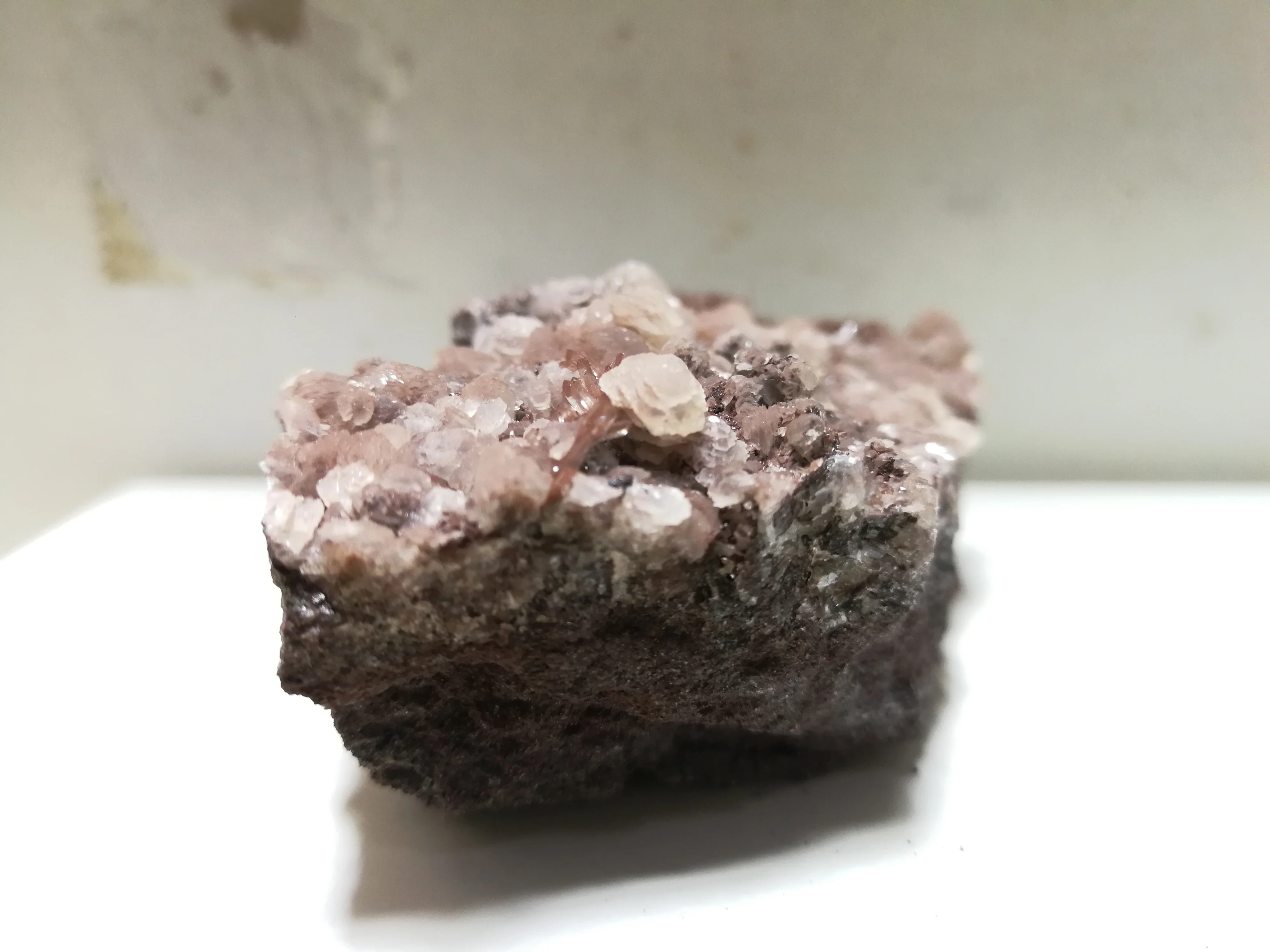 144.9 gNatural pyrite kristalų kalcitas mineralinių pavyzdys Nuotrauka 5